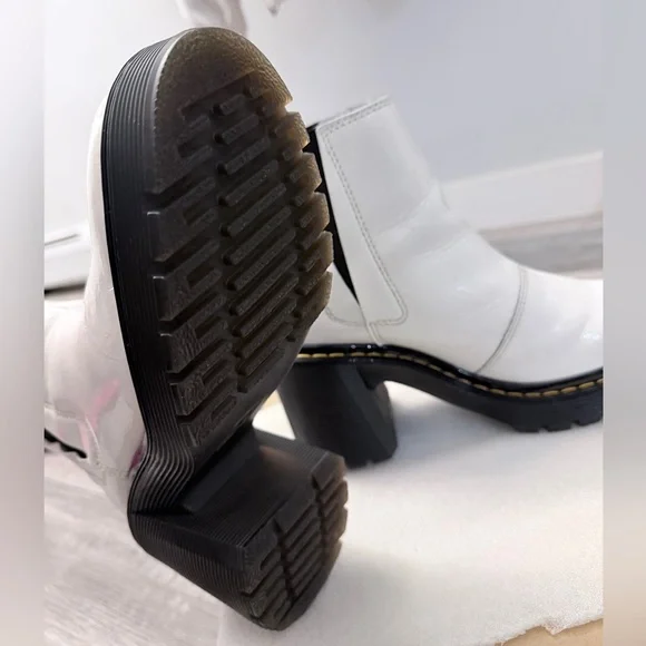 Dr Martens SPENCE LEATHER FLARED HEEL CHELSEA BOOTS - Picture 5 of 5